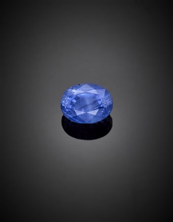 Zaffiro ovale di ct. 4,28. 

Accompagnato da analisi gemmologica GIA n. 6112995