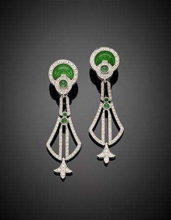 Orecchini pendenti in oro bianco e diamanti per complessivi ct. 1,70 circa rifi