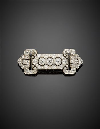 Spilla in oro e platino con diamanti old mine per complessivi ct. 2,50 circa, g