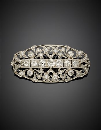 Spilla in platino con diamanti rotondi e old mine per complessivi ct. 7 circa d