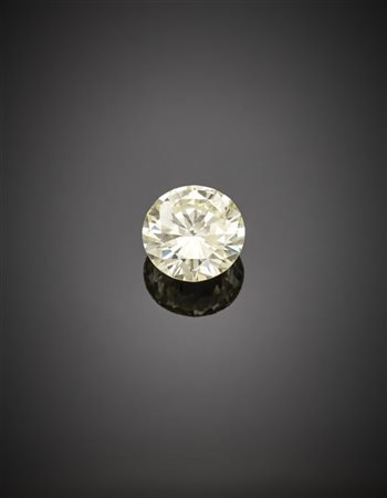 Diamante rotondo taglio a brillante di ct. 2,43. 

Accompagnato da diamond repo