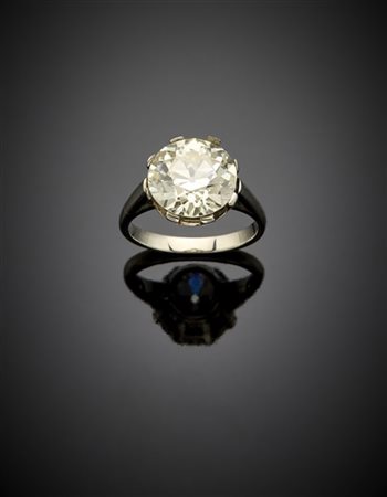 Anello in platino con diamante rotondo vecchio taglio europeo di ct. 5,88, g 5,