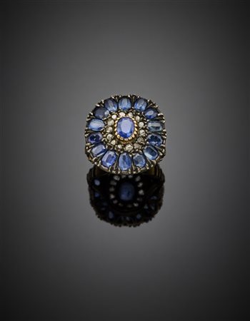 Anello in oro 333/1000 e argento con diamanti irregolari e zaffiri ovali, g 5,5