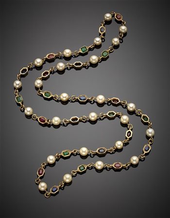 Collana in oro giallo con perle coltivate di mm 7,10 circa alternate con rubini