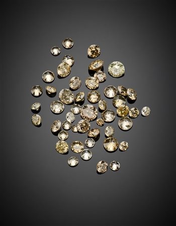 Lotto di numerosi diamanti per complessivi ct. 14,84 circa.