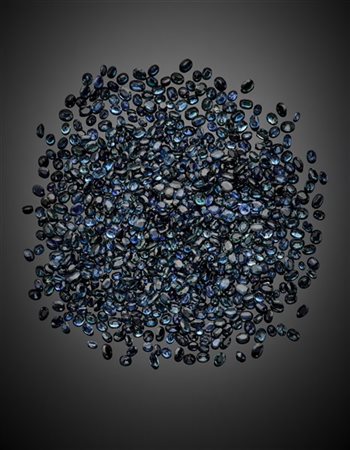 Lotto di numerosi zaffiri sfaccettati per complessivi ct. 140,20 circa.