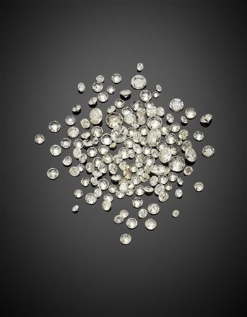 Lotto di numerosi diamanti per complessivi ct. 21 circa.