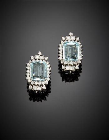 Orecchini a lobo in oro bianco, diamanti e acquamarine ottagonali per complessi