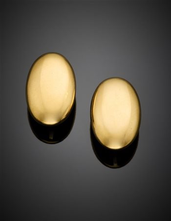 CUSI
Orecchini ovali in oro giallo a lobo con clip, g 26,94 circa, lungh. cm 3,