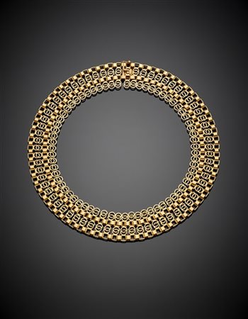 Collier modulare in oro giallo, g 65,21 circa, lungh. cm 42,6 circa. Marcato 36
