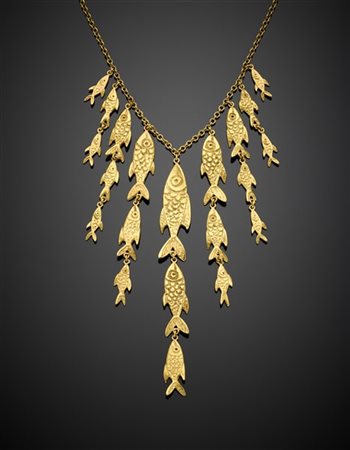 CUSI
Collana in oro giallo con frangia articolata di pesci, g 33,68 circa, lung