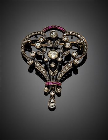 Spilla in oro rosso 333/1000 e argento con diamanti old mine e a mezza rosetta,