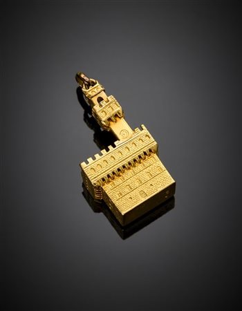 Pendente in oro giallo a guisa di "Palazzo Vecchio Firenze", g 5,21 circa, lung