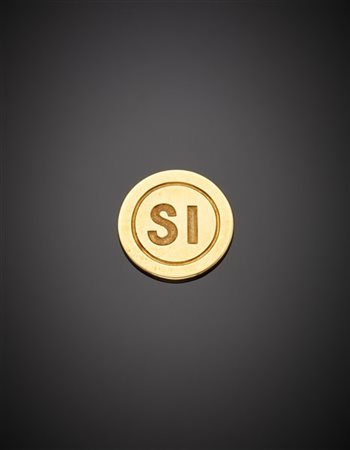 CAPELLO
Medaglia “SI-NO” in oro giallo, g 11,23 circa, diam. cm 2,50 circa. Fir
