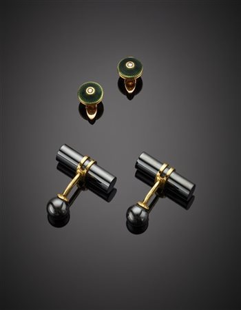 Lotto composto da gemelli in oro giallo e ematite firmati Hermes Paris e due bo