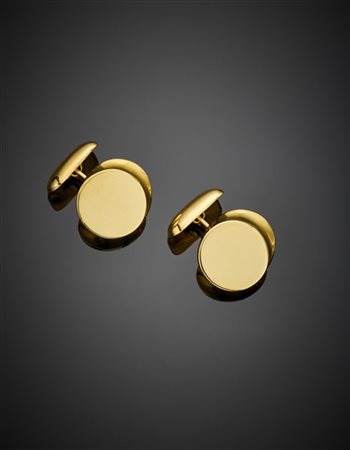 Gemelli in oro giallo, g 9,81 circa. Firmati e marcati Peter Wong, 1716 VI.