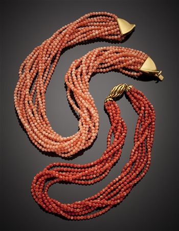 Lotto composto da due collane torchon in corallo variegato rosa e arancione con