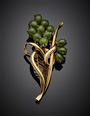 Spilla floreale in oro giallo 333/1000 con quarzo microcristallino cabochon ver