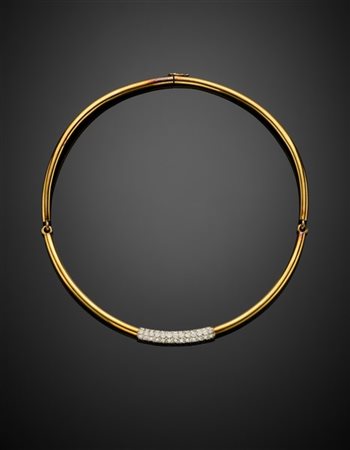 Collier rigido articolato in oro giallo e bianco con centrale in diamanti per c