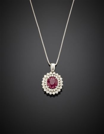 Catenina con pendente in oro bianco rifinito con diamanti per complessivi ct. 0