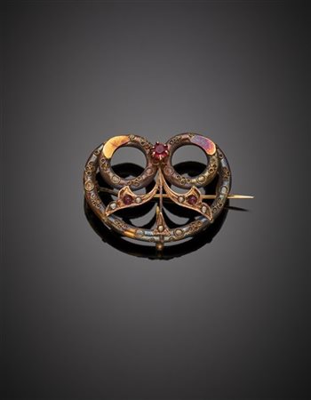 Spilla in oro giallo 333/1000 con paste vitree rosse e piccole perle, pin in or