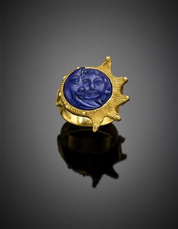 Anello in oro giallo con lapis scolpito, g 15,62 circa misura 17/57. Firmato Ro