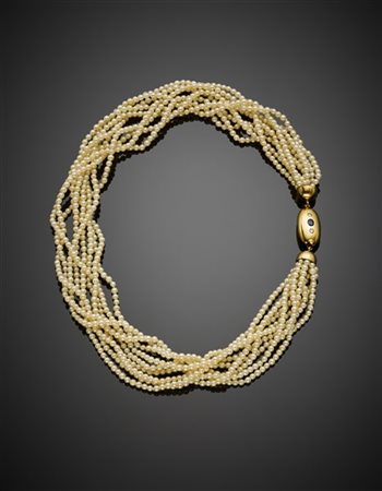 Collier multifili di perle coltivate di mm 3.40 circa con chiusura in oro giall