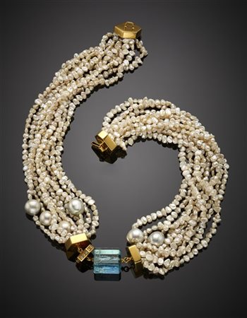 Collier a dieci fili di perle d'acqua dolce con chiusura e distanziatori in oro