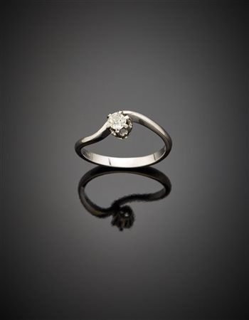 Anello oro bianco con diamante old mine di ct. 0,10 circa, g 3,10 circa misura