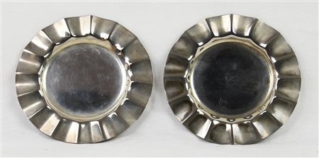 COPPIA DI PIATTINI CALEGARO in silver plated, complessivi g. 240 circa (2)