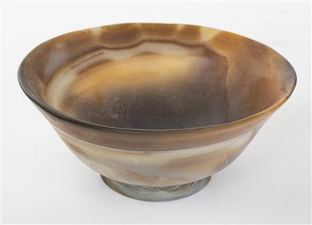 Coppa in agata corniola rossa, Cina, dinastia Qing, XVIII secolo di forma...