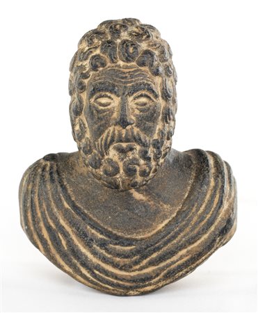 Piccolo busto maschile in scisto nero, area storica del Gandhara, III-IV...