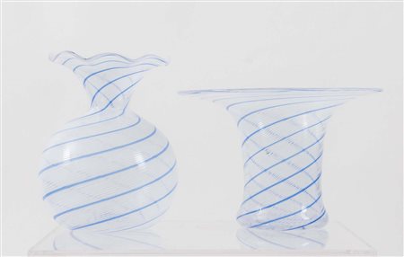 Coppia di vetri in ‘filigrana’, soffiati a mano. Prod. Italia, 1970 ca....