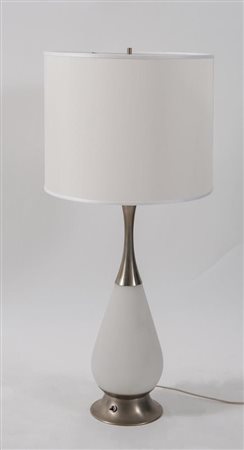 STILNOVO Lampada da tavolo con struttura in alluminio e vetro opalino....
