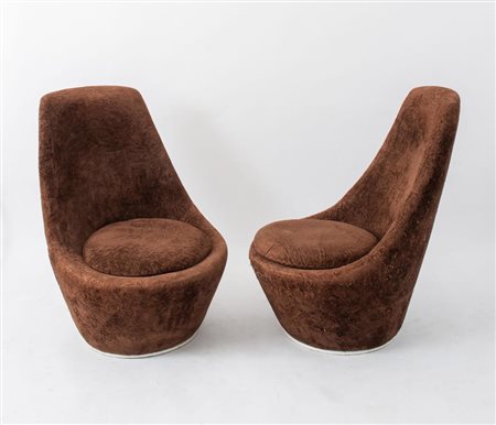 Coppia di poltrone in velluto e struttura in metallo. Prod. Italia, 1970 ca....