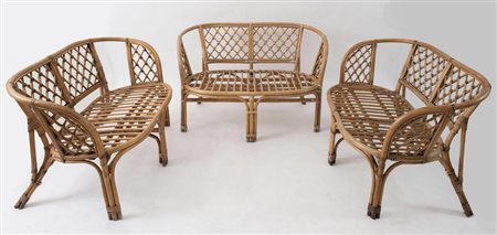 Tre divani a due posti in vimini e bamboo. Prod. Italia, 1970 ca. Cm 68x115x65.