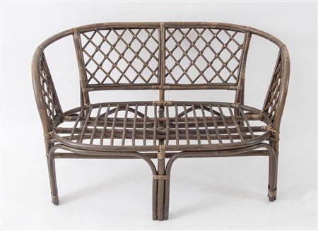 Divano in vimini e bamboo. Prod. Italia, 1970 ca. Cm 68x112,5x67,5.