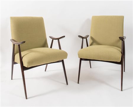 Coppia di poltrone in tessuto con struttura in legno. Prod. Italia, 1950 ca....