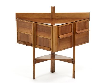 Antonio Salvadori Mobile angolare a quattro cassetti con struttura a montanti di