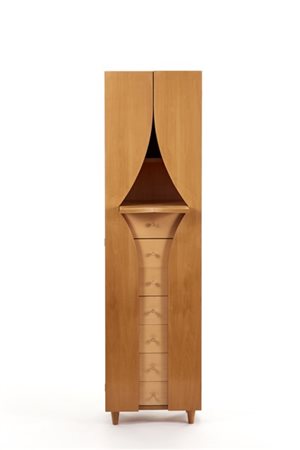 Ugo La Pietra Mobile a totem della serie "Mobili palcoscenico". Esecuzione Frate