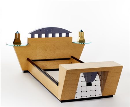 Michael Graves Letto modello "Stanhope". Produzione Memphis, Milano, disegno del