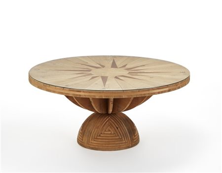 Mario Ceroli "Rosa dei venti"
Tavolo. Italia, 1973. Legno di pino russo grezzo,