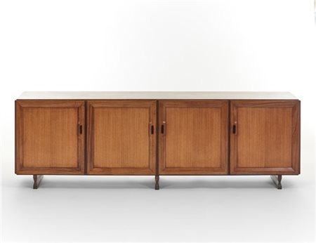 Franco Albini Mobile contenitore a quattro ante modello "MB15". Esecuzione Poggi