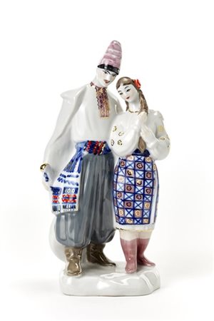 Manifattura russa Sculturina a tutto tondo raffigurante una coppia in abiti trad