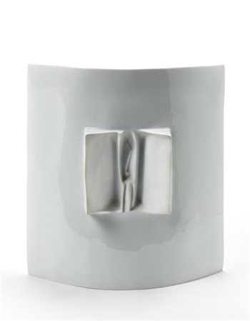 Fritz Koenig "Finestra"
Formella a rilievo. Esecuzione Ars Porcellana - Rosentha