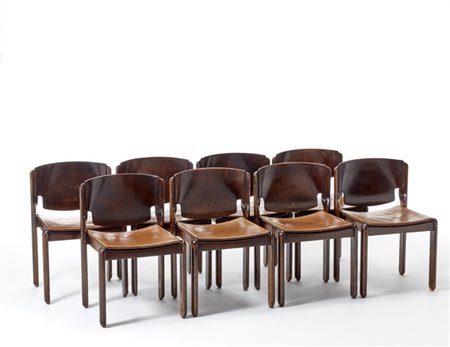 Vico Magistretti Gruppo di otto sedie modello "122". Produzione Cassina, Meda, 1