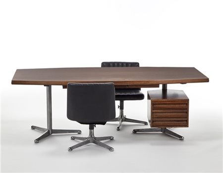 Tecno Grande scrivania con struttura in fusione di alluminio, acciaio e ghisa, p