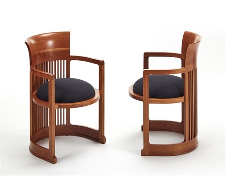 Frank Lloyd Wright Coppia di poltroncine modello "Barrel". Produzione Cassina, M