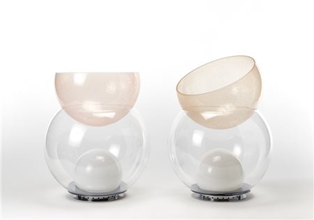 Gae Aulenti Due lampade da tavolo modello "Giova". Produzione Fontana Arte, Mila