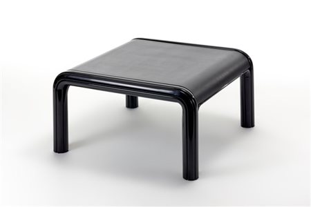 Gae Aulenti Tavolo basso. Produzione Knoll International, USA, 1977. Struttura i